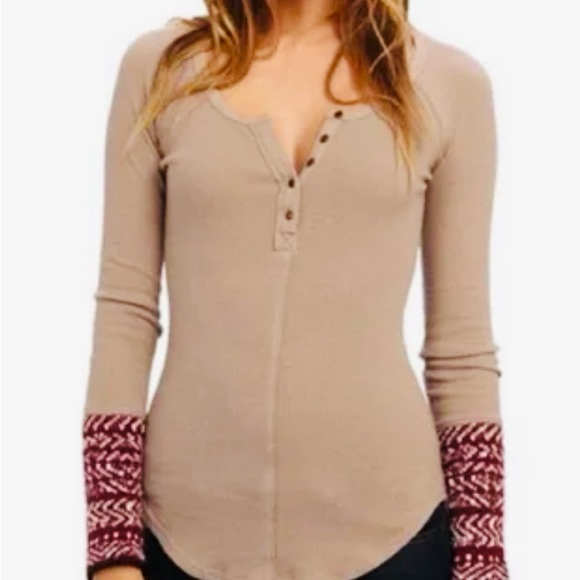 Free People Women's Medium Alpine Ski Lodge Thermal in Beige. Crotchet Knit Cuff - Picture 2 of 10